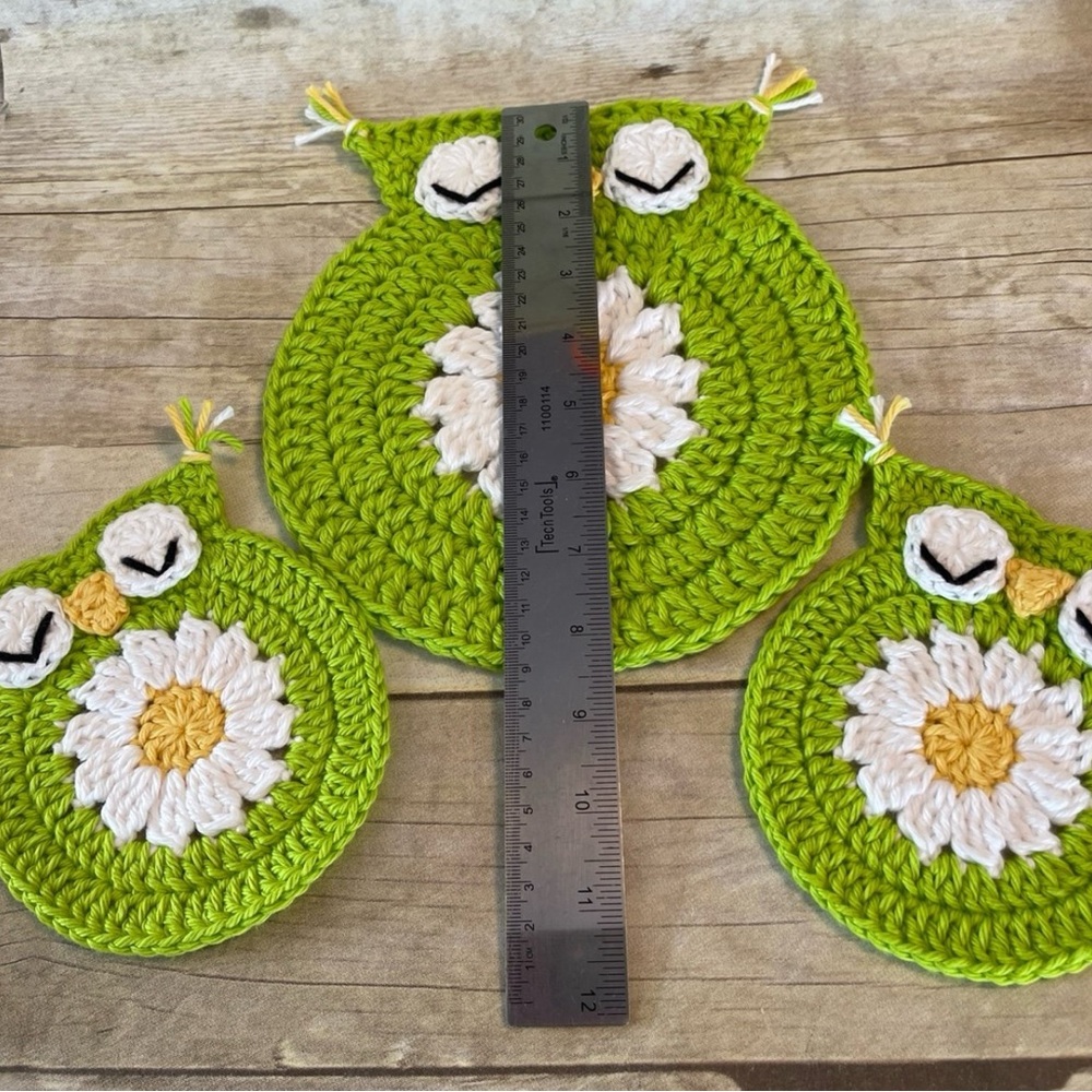 Hot Pad/Trivet & Two Coasters New Handmade Crochet Daisy Owl - Picture 4 of 8